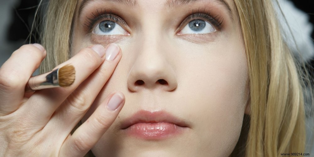 How to freshen up your makeup? 