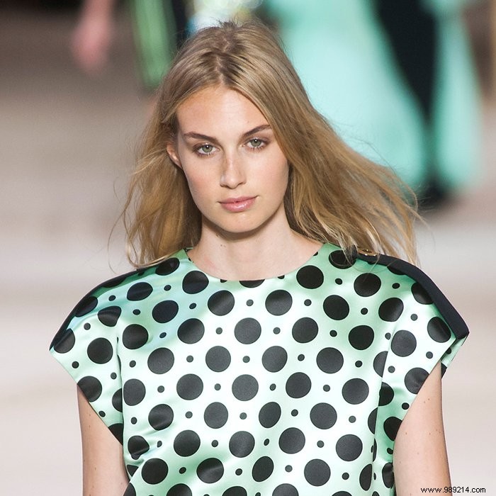 What make up to wear with polka dots? 