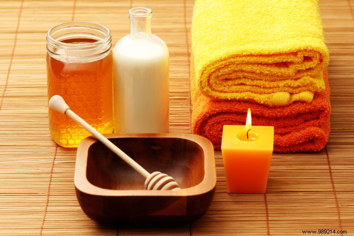 My beauty recipe of the day:moisturizing mask with honey and glycerin 