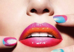Manicure trends:how to make a “two-tone French”? 