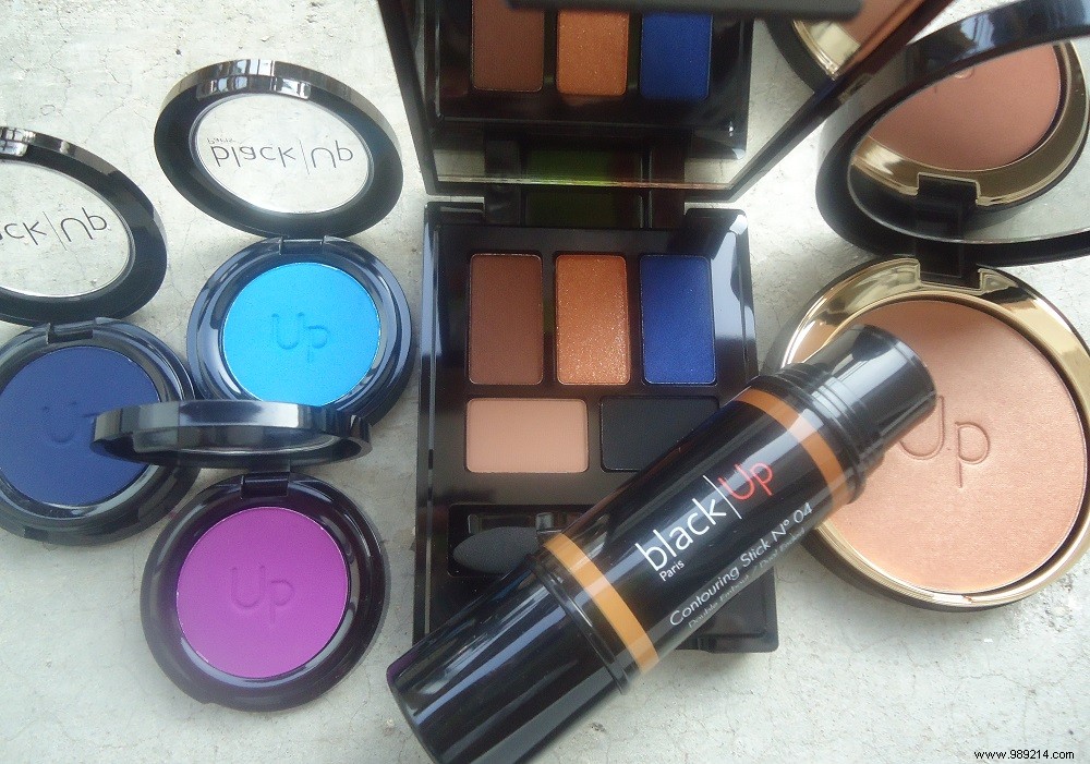 Contouring and intense colors with black|Up 