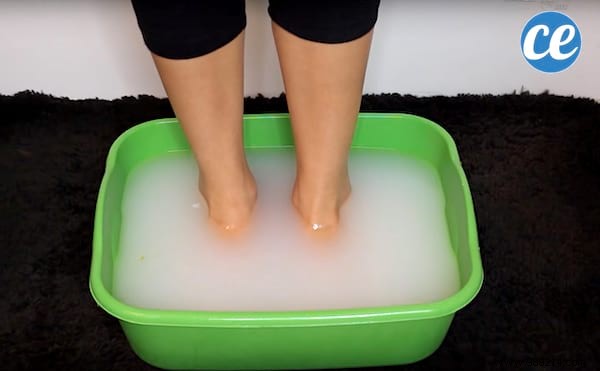 Dry feet? The Magic Remedy For SOFT Feet! 
