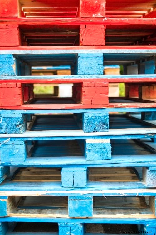 Where To Find FREE Wooden Pallets Near You? 