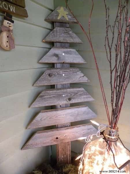 30 Clever Ways to Recycle Your Old Stuff into Christmas Decorations. 