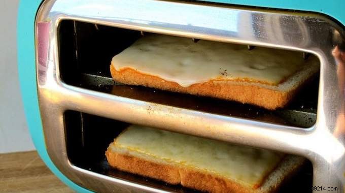 How to Make Cheese Toasts Without an Oven? 