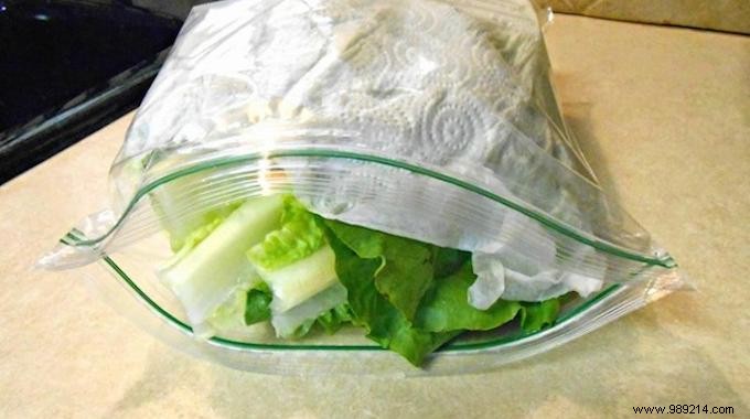 The Awesome Tip To Keep Salad In The Fridge Longer. 
