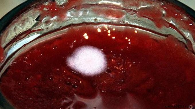 Here is the Trick to Avoid Mold on Jams. 