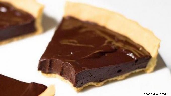 The Easy Homemade Chocolate Pie Recipe. 