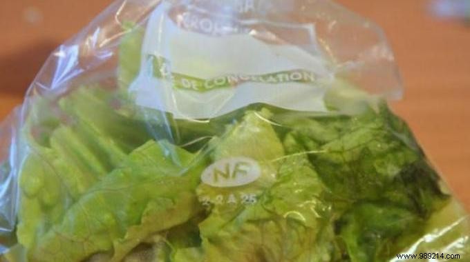 The Very Simple Tip to Preserve Salad in a Bag for Longer. 