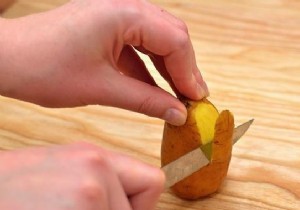 Peel Potatoes Super Fast With This Trick. 