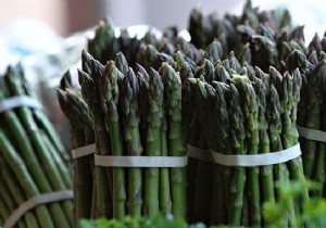 The Tip To Keep Asparagus Fresh Longer. 