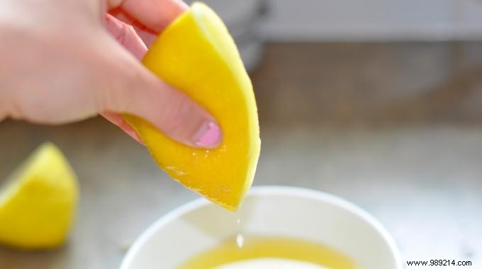 The Simple Trick To Keep Your Lemon Juice Fresh For Months. 
