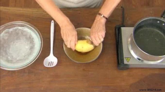How to Peel Potatoes in 5 Secs. 