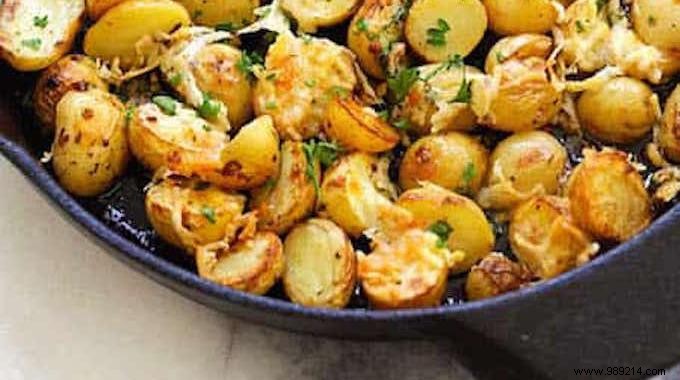 Easy and Ready in 20 min:The Recipe for Roasted Potatoes with Herbs. 