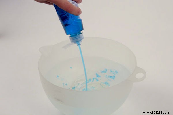How to EASILY Clean Grease Stains from Kitchen Furniture. 
