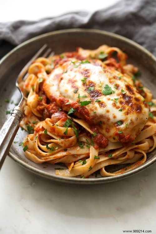 Quick, Easy and Too Good:The Recipe for Chicken Mozzarella in Tomato Sauce. 