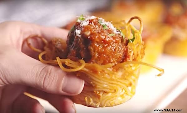 Finally a Recipe for Spaghetti with Meatballs That You Can Eat WITH YOUR FINGERS! 