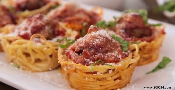 Finally a Recipe for Spaghetti with Meatballs That You Can Eat WITH YOUR FINGERS! 