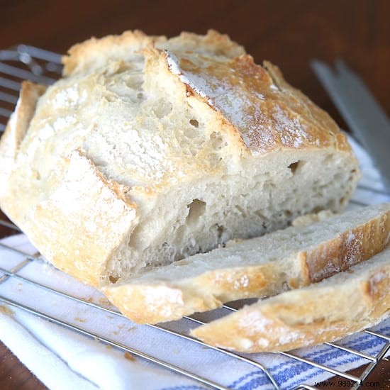 The ULTRA EASY Homemade Bread Recipe With Only 4 Ingredients! 