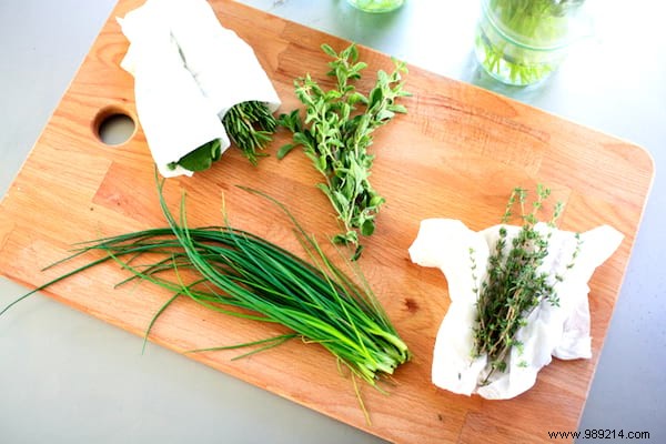 The Infallible Tip To Preserve Your Aromatic Herbs For 3 Weeks. 