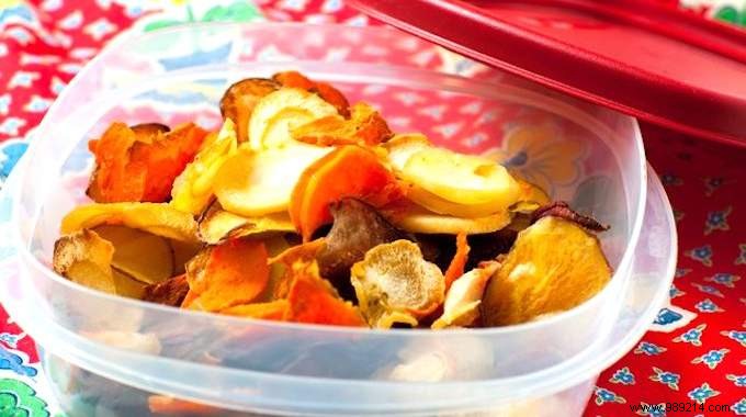 Don t Throw Away Your Vegetable Peelings! The Easy Recipe for Zero Waste Crisps. 