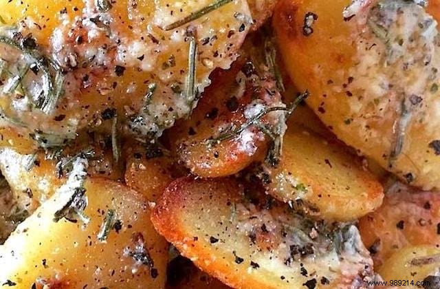 The Recipe for Crispy Potatoes with Garlic and Rosemary. mmm so good!! 