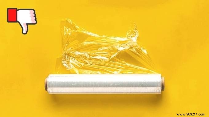 THE Genius Trick to Unroll Cling Film EASILY. 