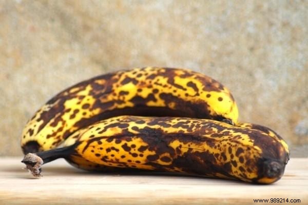 Can You Eat a Dark Banana That s Too Ripe? 