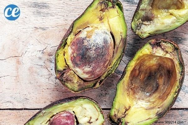 Can You Eat a Blackened Avocado (SAFELY)? 