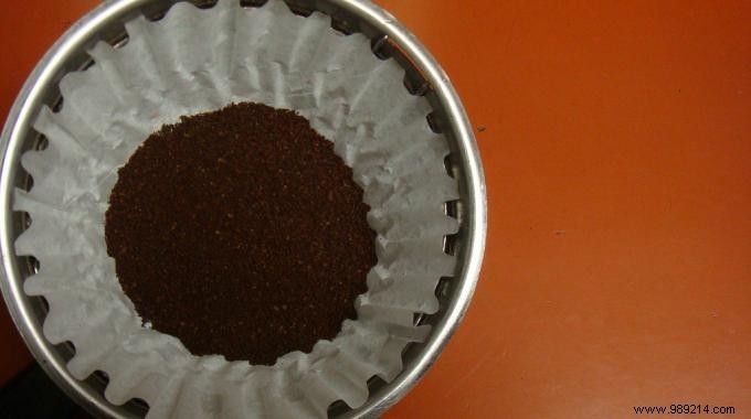 How Coffee Grounds Clean &Maintain Your Pipes for Free. 