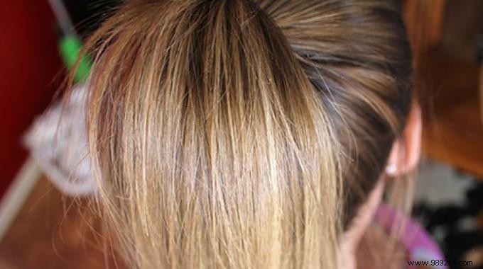 The Clever Trick To Naturally Lighten Hair. 