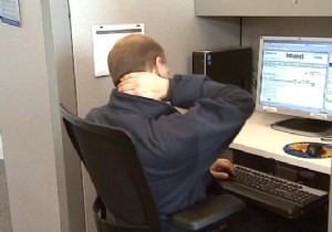 4 Quick Desk Stretches to Relieve Neck and Shoulder Pain