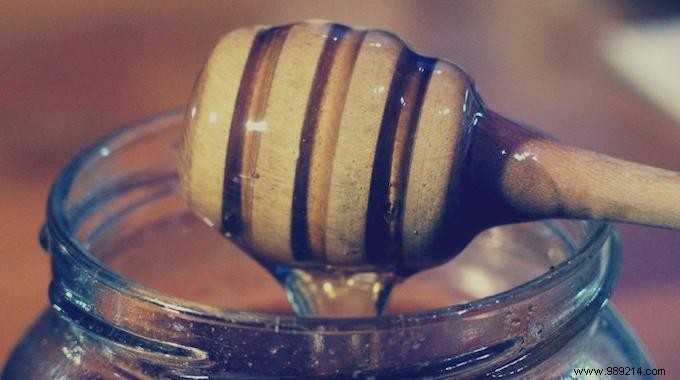 8 Incredible Things That Happen When You Drink Water With Honey Every Day. 