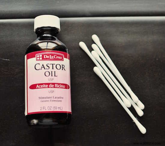 Castor Oil is Perfect for Volumizing and Growing Hair, Eyebrows and Eyelashes. 