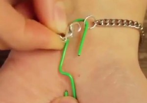 The Genius Trick to EASILY Attach a Bracelet to your Wrist. 