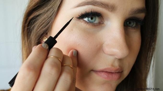 How To Make Your Kohl Last All Day? 