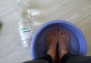 Quick Relief for Sore or Swollen Feet: The Simple Vinegar Foot Bath Remedy