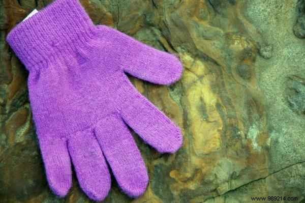 Gloves, Hat, Scarf:2 Tips To Not Lose Them At School. 