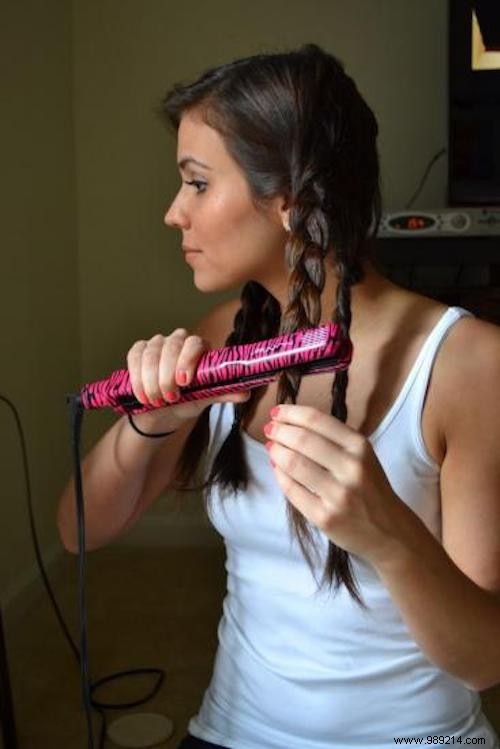 10 Hairdresser Tips to Curl Your Hair WITHOUT a Curling Iron. 