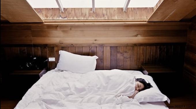 According to Scientific Studies, Sleeping WITHOUT HEATER Is Better For Your Health. 