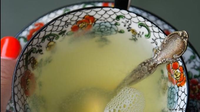 Against the Flu:The Miraculous Recipe for Grog with Ginger and Lemon. 