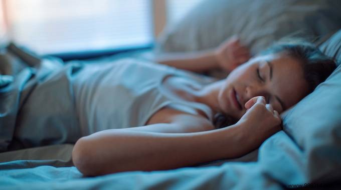 20 Tricks To Fall Asleep In Minutes TONIGHT. 