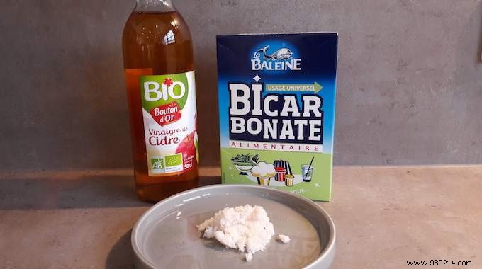 Bicarbonate + Cider Vinegar:The Magic Remedy Against Mycosis. 