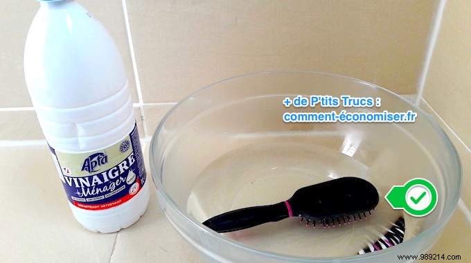 My Hairdresser s Secret to Cleaning a Hairbrush EASILY. 