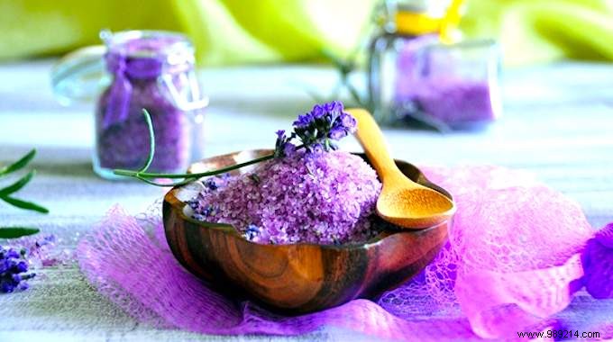Need To Relax? The Easy Recipe for ANTI-STRESS Bath Salts. 