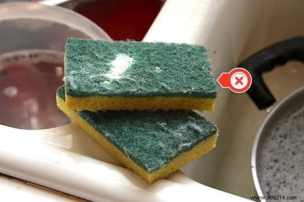 Microwave Cleaning Sponges Only Makes Things Worse, Says New Study 
