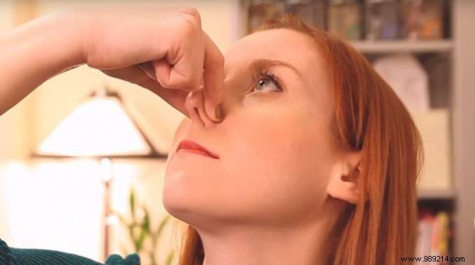 How To Unclog Your Nose In Less Than A Minute (WITHOUT Any Medication). 