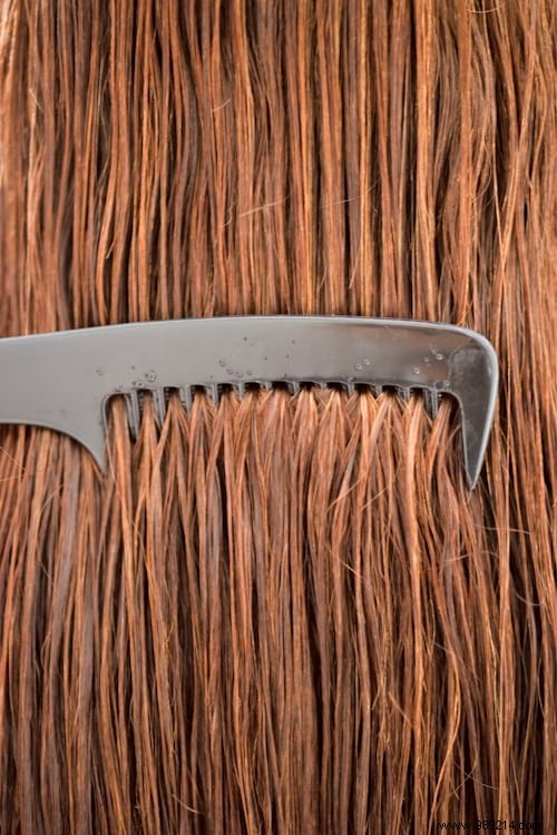 How To Straighten Your Hair WITHOUT Straighteners Or Heat (To Avoid Damaging It). 