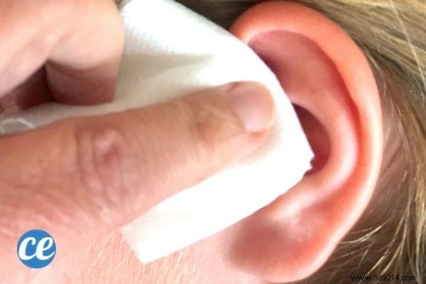 Forget Cotton Swabs! Here s How To Safely Clean Your Ears. 