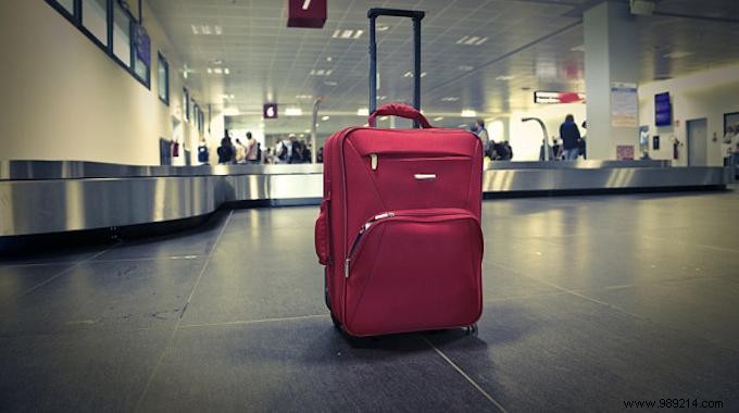 Baggage Lost at the Airport:The Tip to Find Your Suitcase EASILY! 